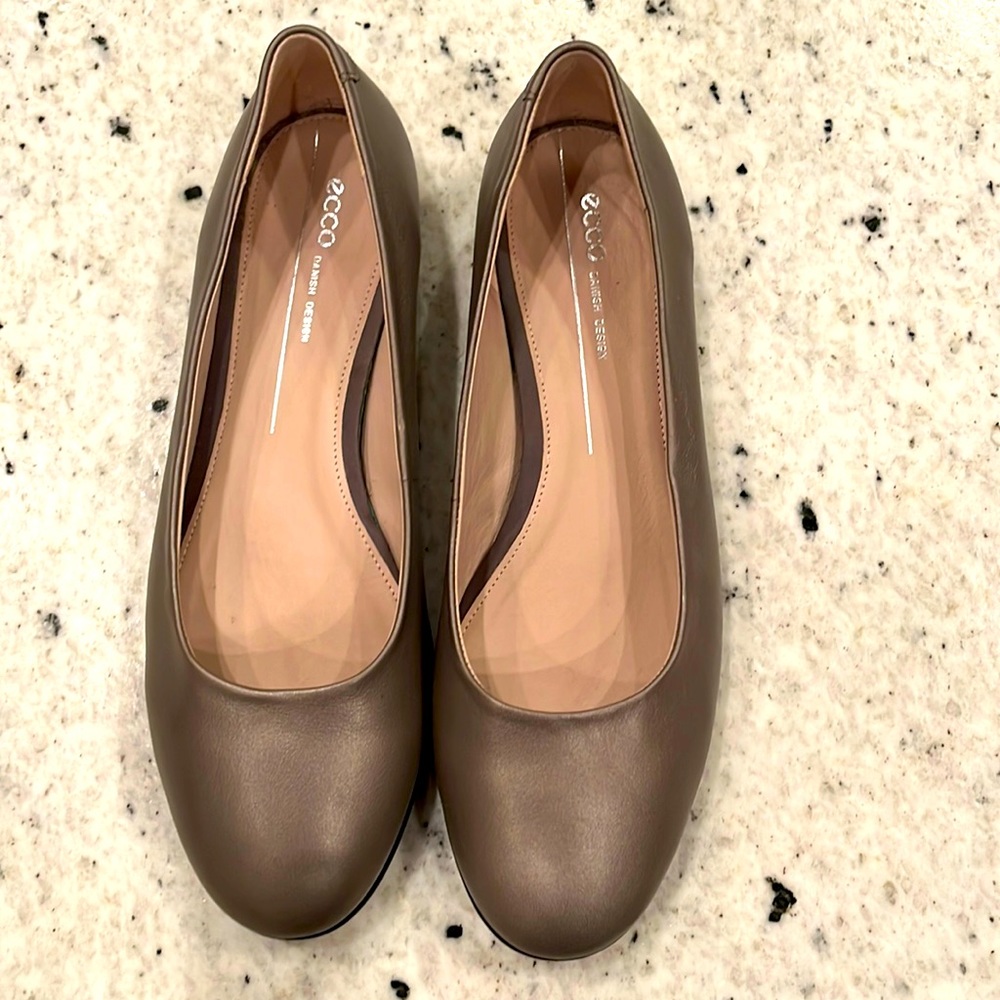 Ecco flats, brand new …never worn